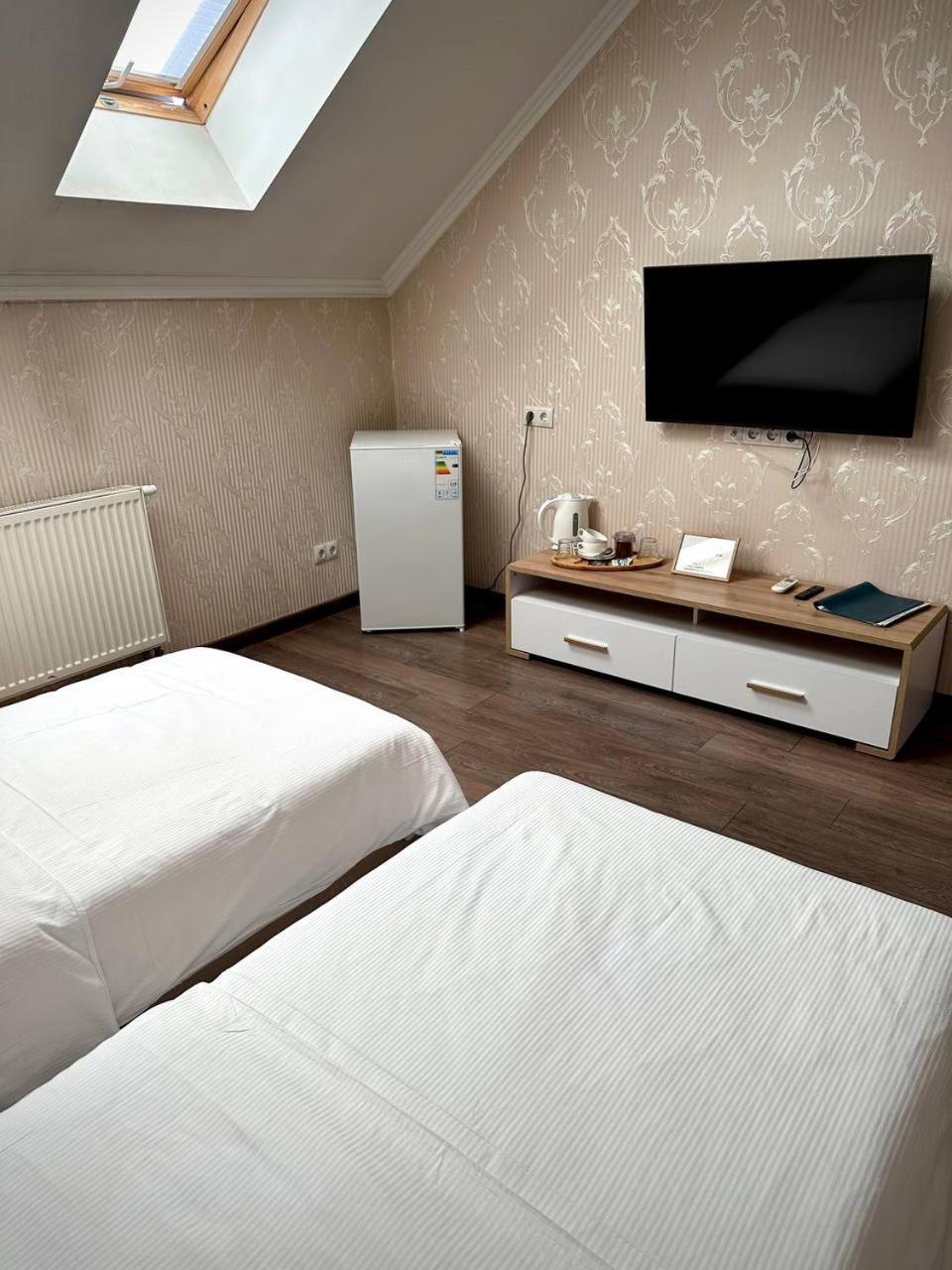 Львівський Hotell Exteriör bild