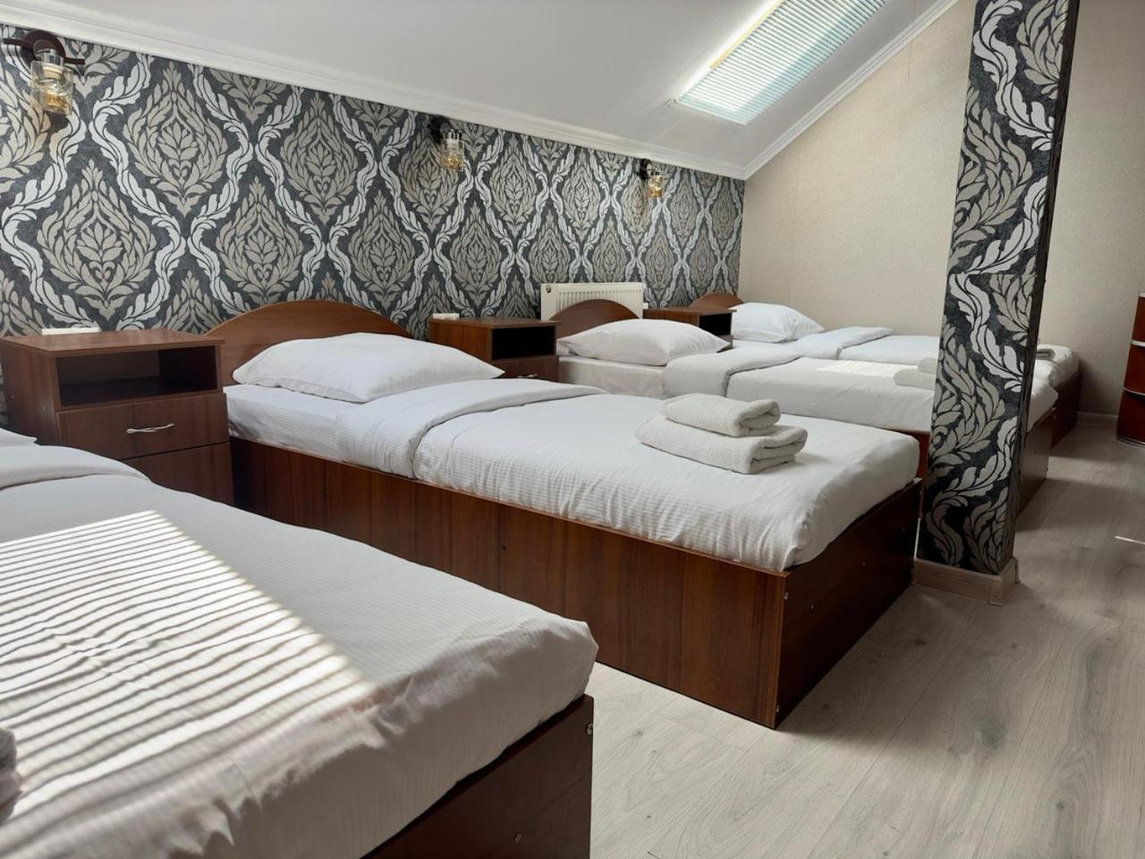 Львівський Hotell Exteriör bild