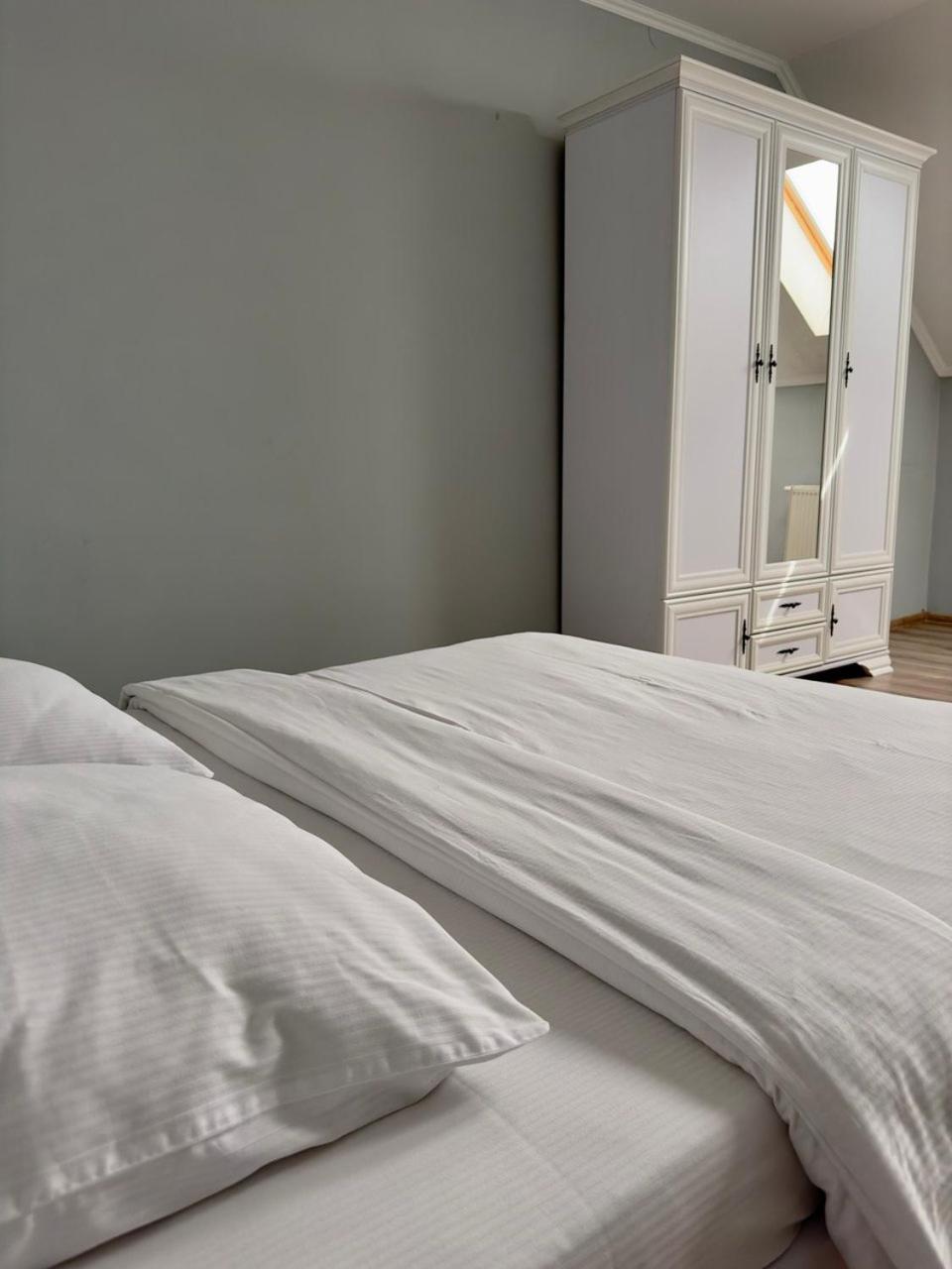 Львівський Hotell Exteriör bild